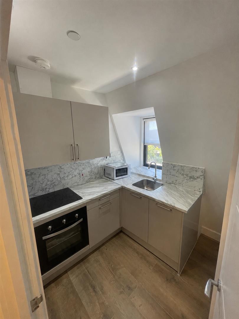 Flat Trefil Walk in Greater London