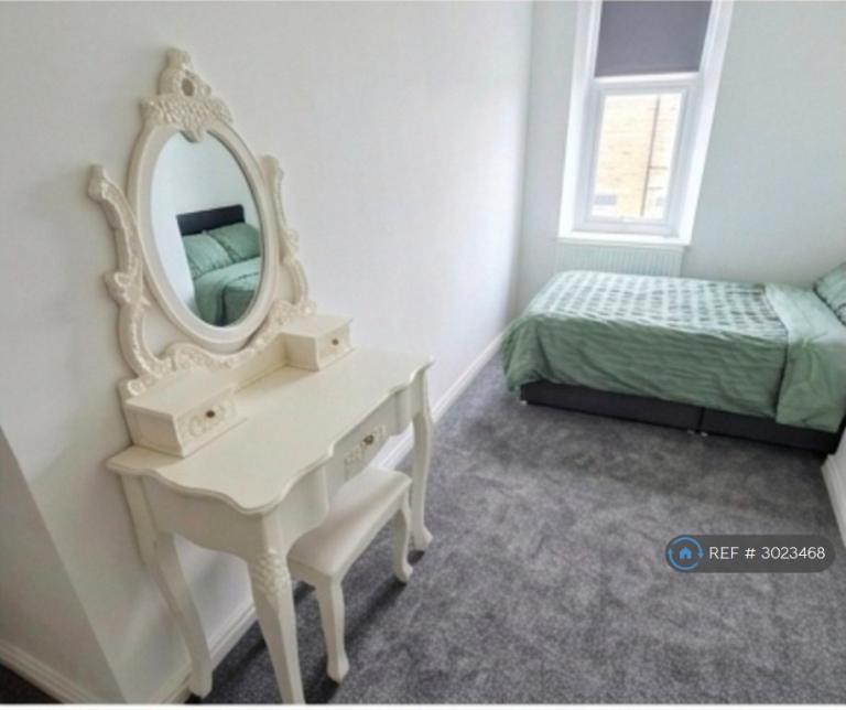 Room Hebble Street in Kirklees