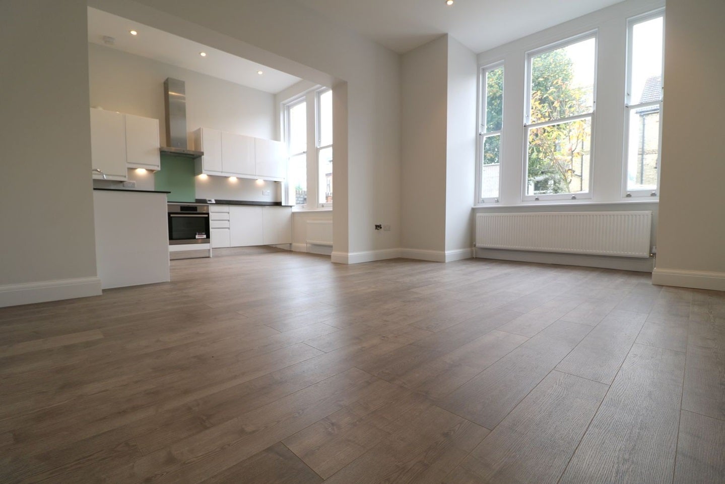 Flat Hastings Road in Greater London