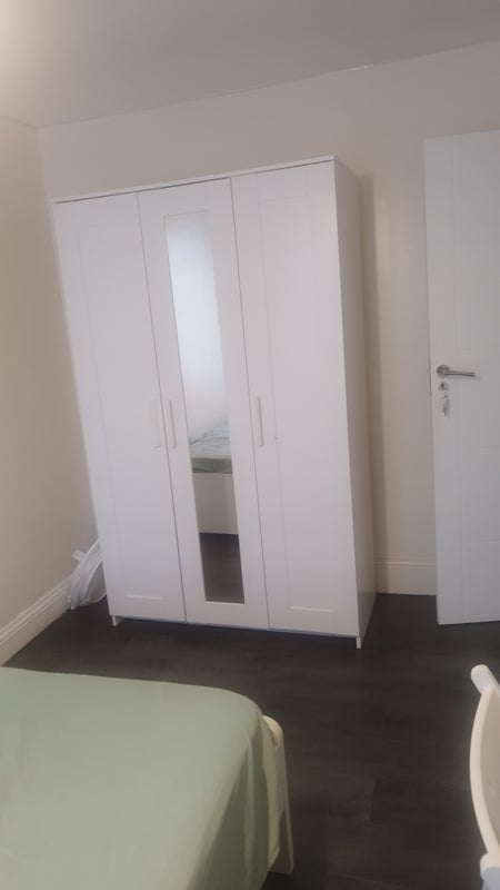 Room Canonbury Crescent in Greater London