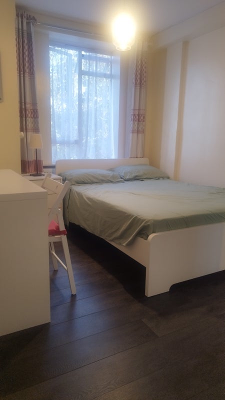 Room Canonbury Crescent in Greater London
