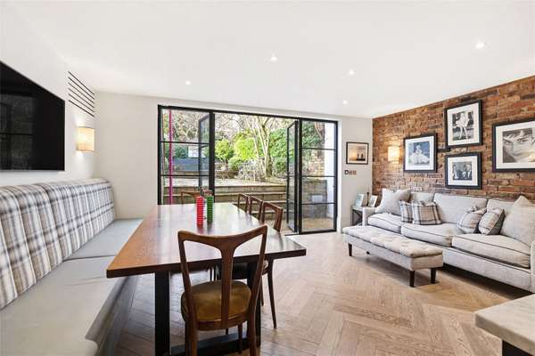 House Cathcart Road in Greater London