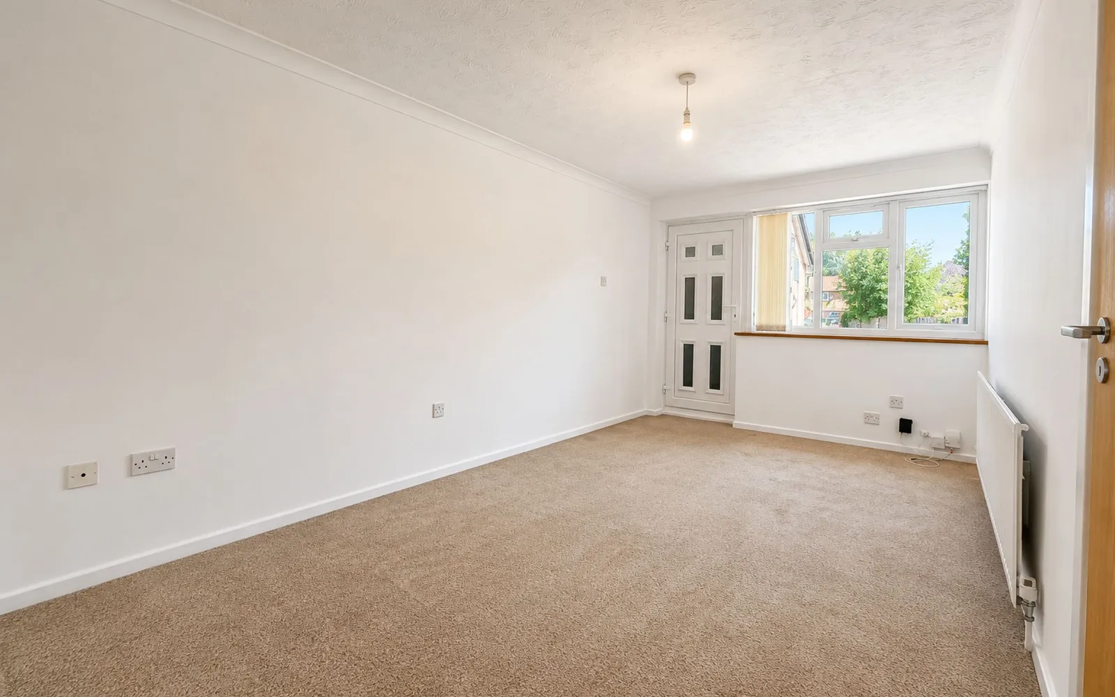 Flat Linstock Way in Coventry