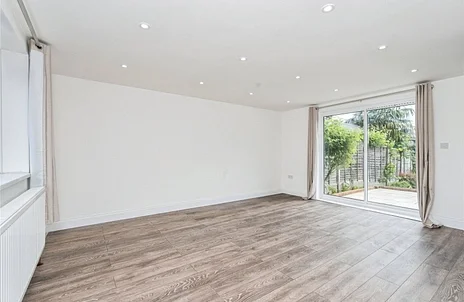 House Hilltop Close in Sunninghill and Ascot