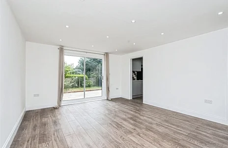 House Hilltop Close in Sunninghill and Ascot