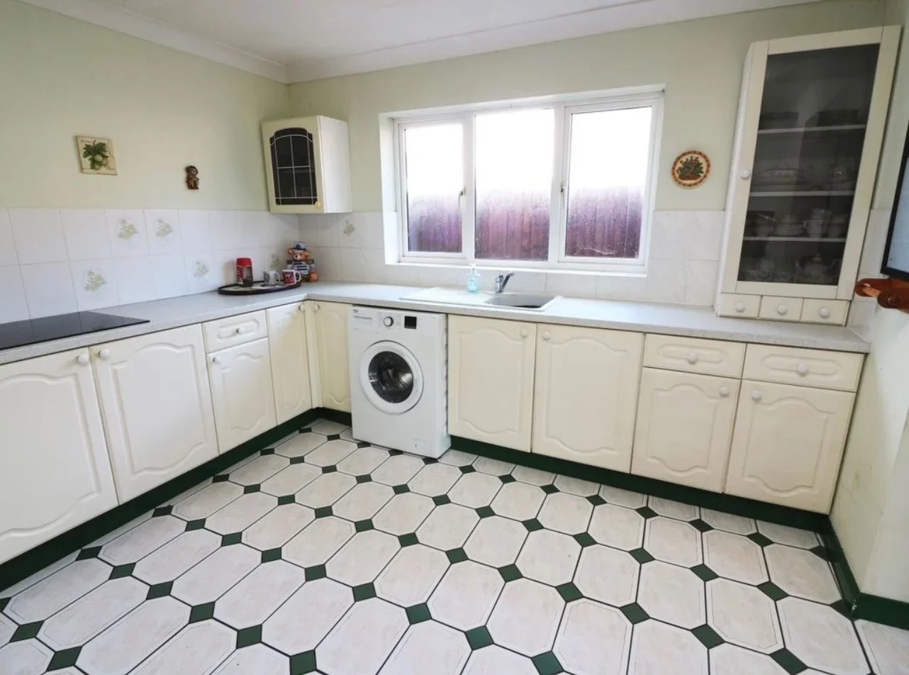 Room New Park Road in Borough of Spelthorne