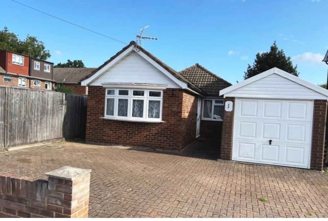 Room New Park Road in Borough of Spelthorne