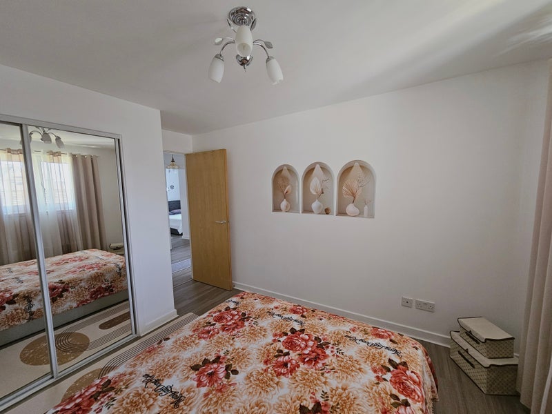 Flat Stenhouse Gardens in City of Edinburgh