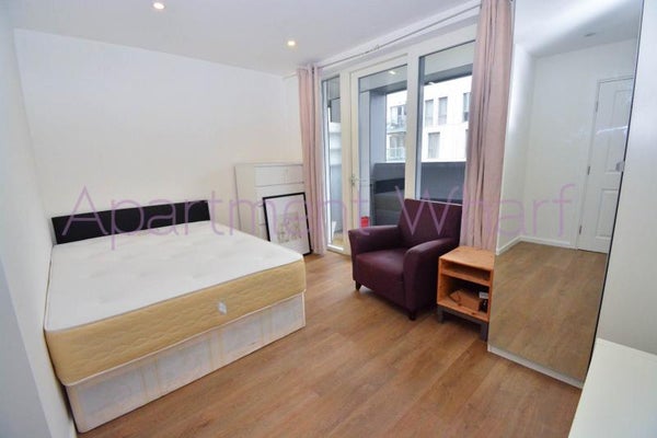 Flat Cordelia Street in London