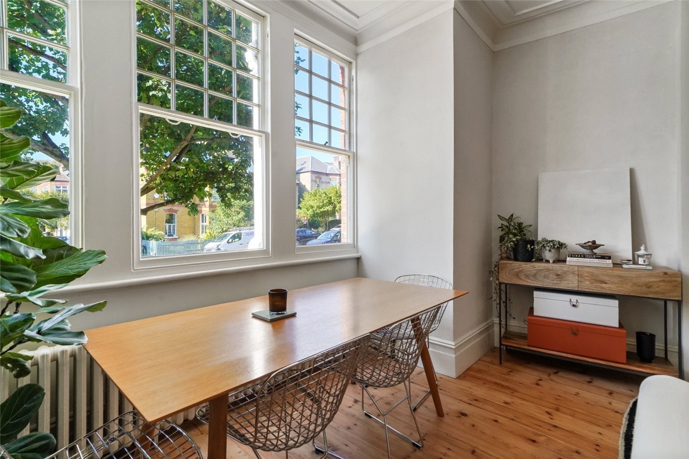 Flat Devonshire Road in Greater London