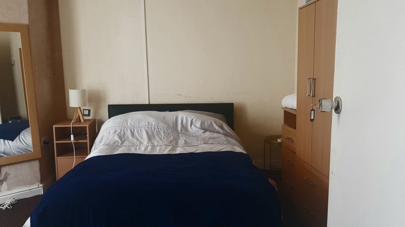 Room Cyrch y Gwas Road in Pontypridd