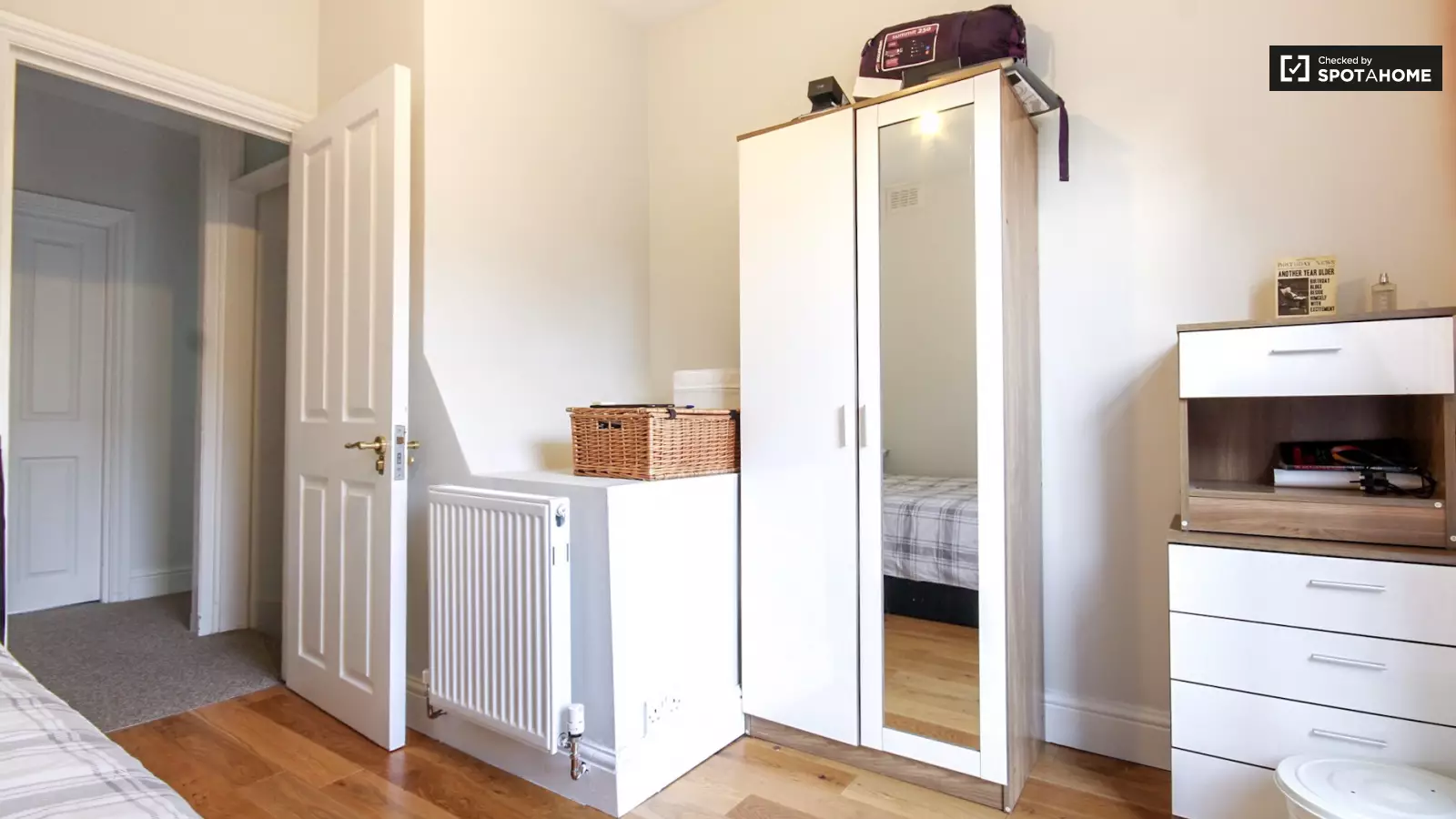Flat Banbury Road in Greater London
