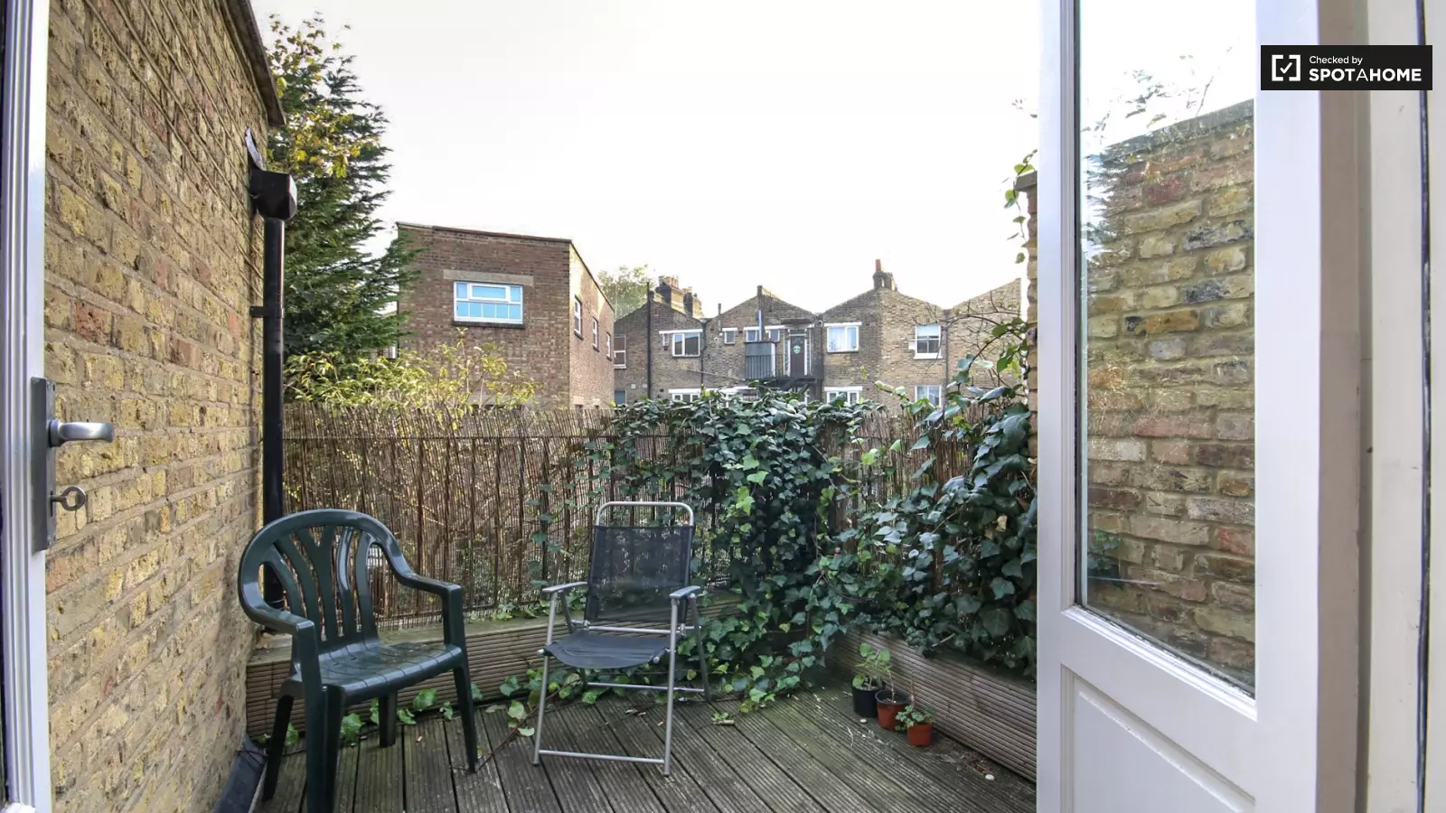 Flat Banbury Road in Greater London