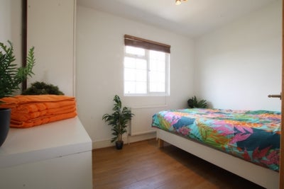 Flat Mafeking Road in Brighton