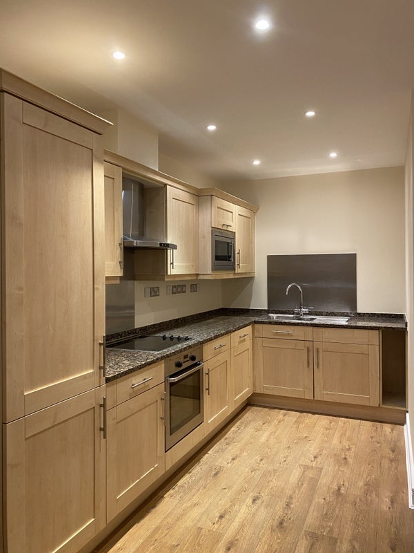 Flat Oxford Drive in Greater London