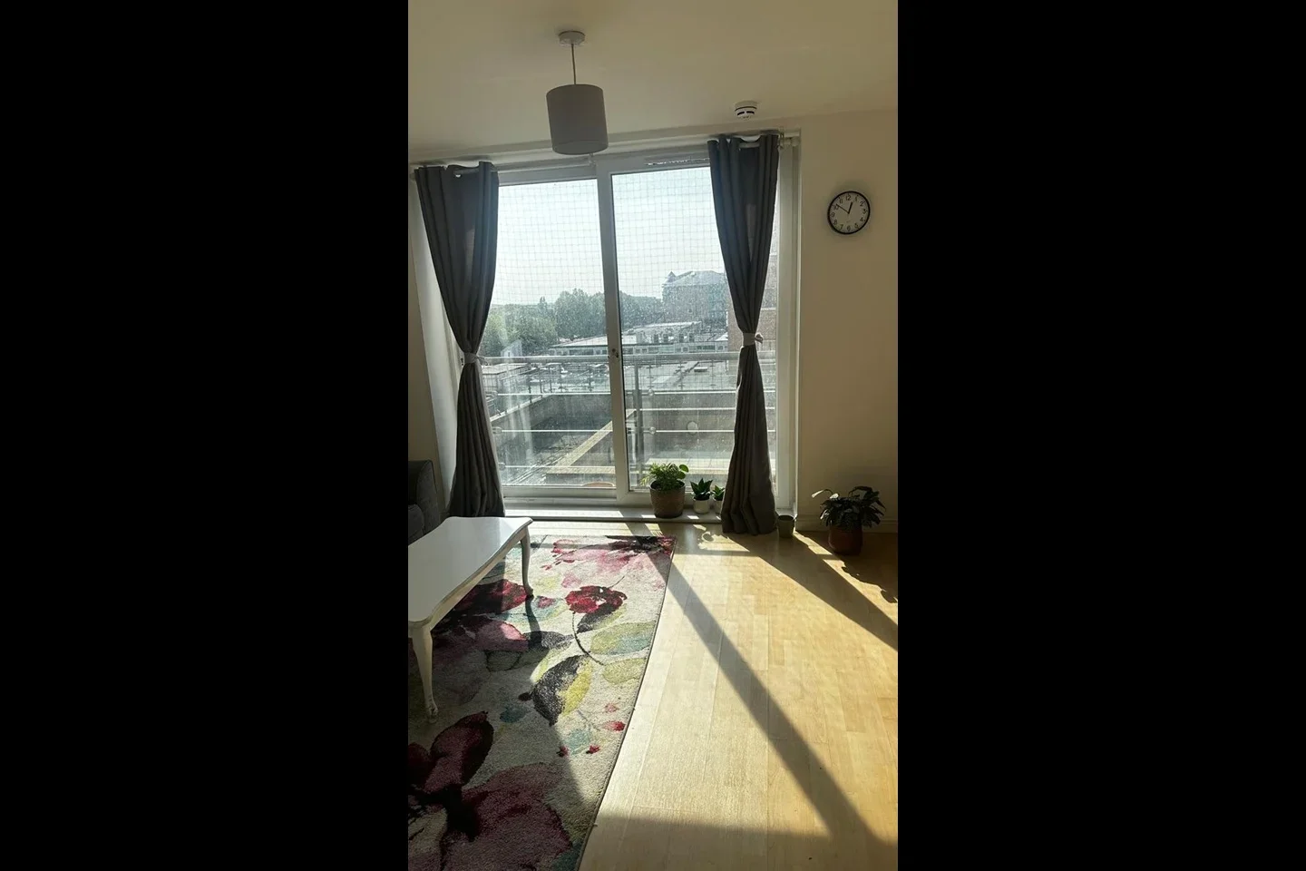 Flat Bedfont Lane in Greater London