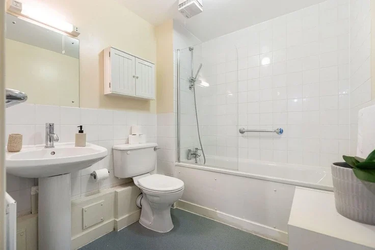 Flat Cottage Road in Greater London