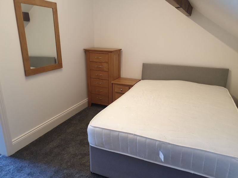 Flat Easy Row in Worcester