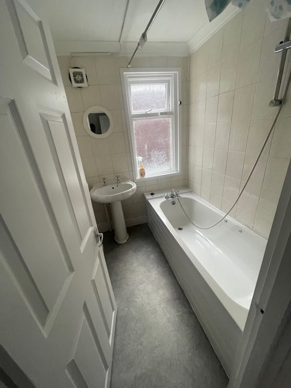 Room Third Avenue in Greater London