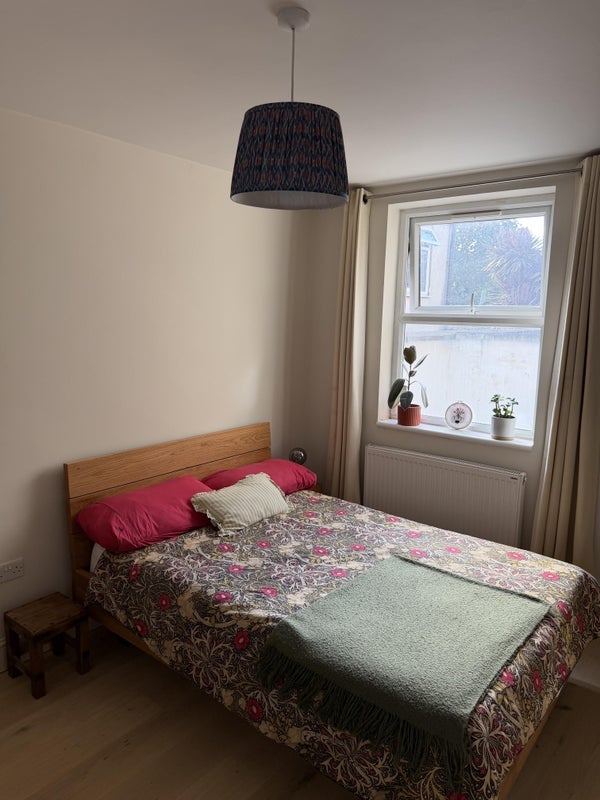 Room Blackhorse Road in Greater London