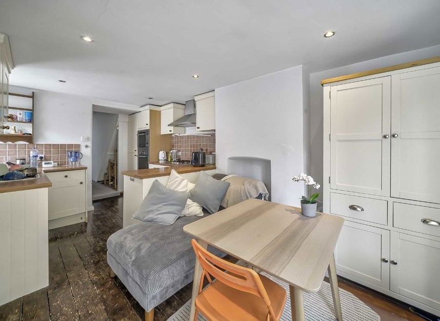 Flat Averill Street in Greater London