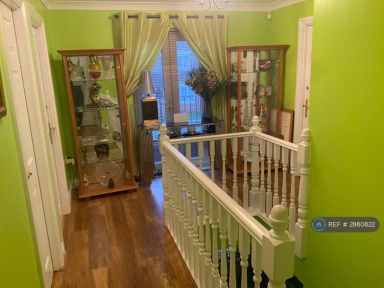 Room Melrose Avenue in Greater London