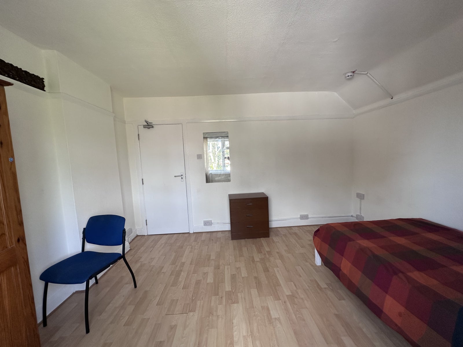 Room Somerset Close in Greater London