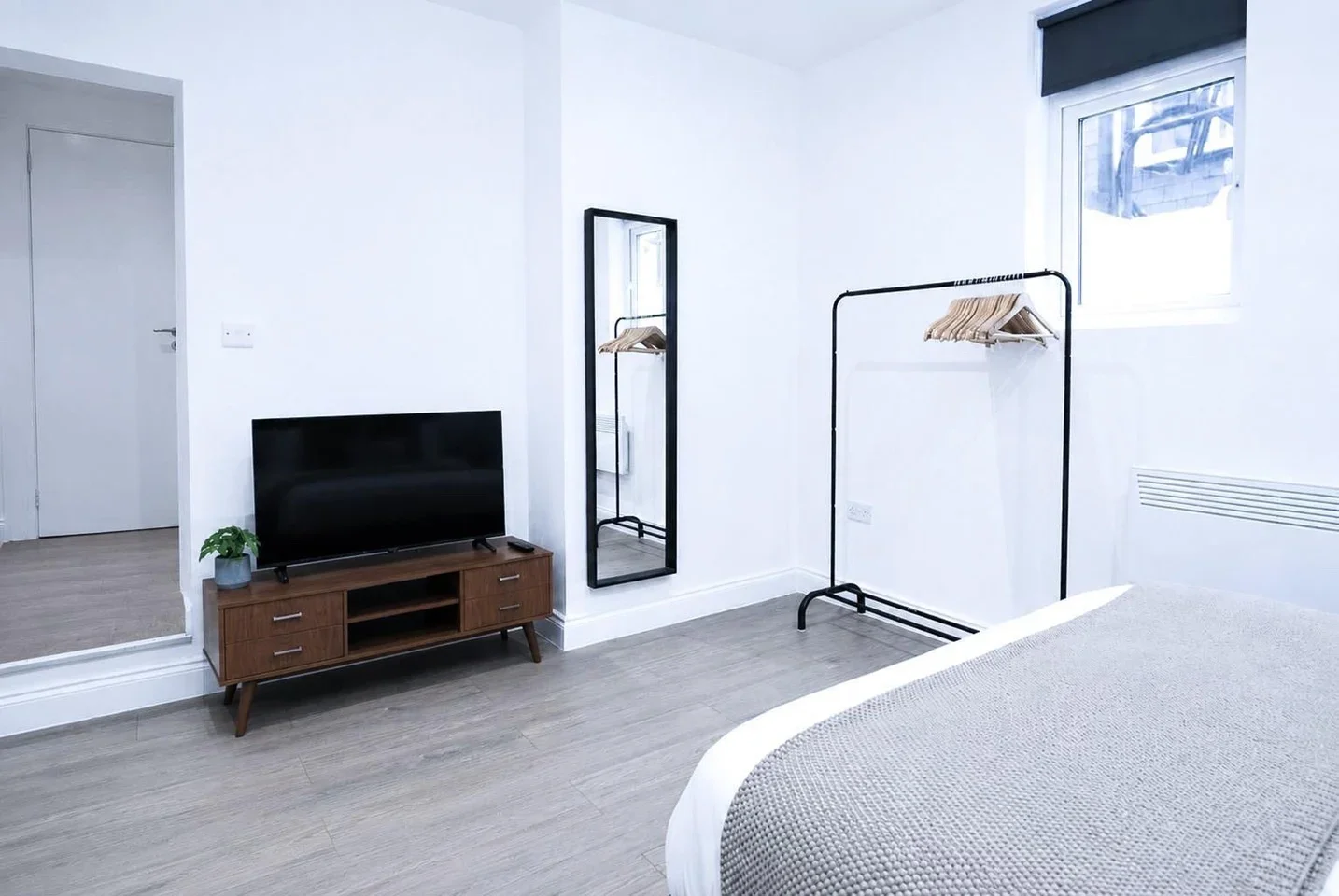 Flat Kingsland Road in Greater London