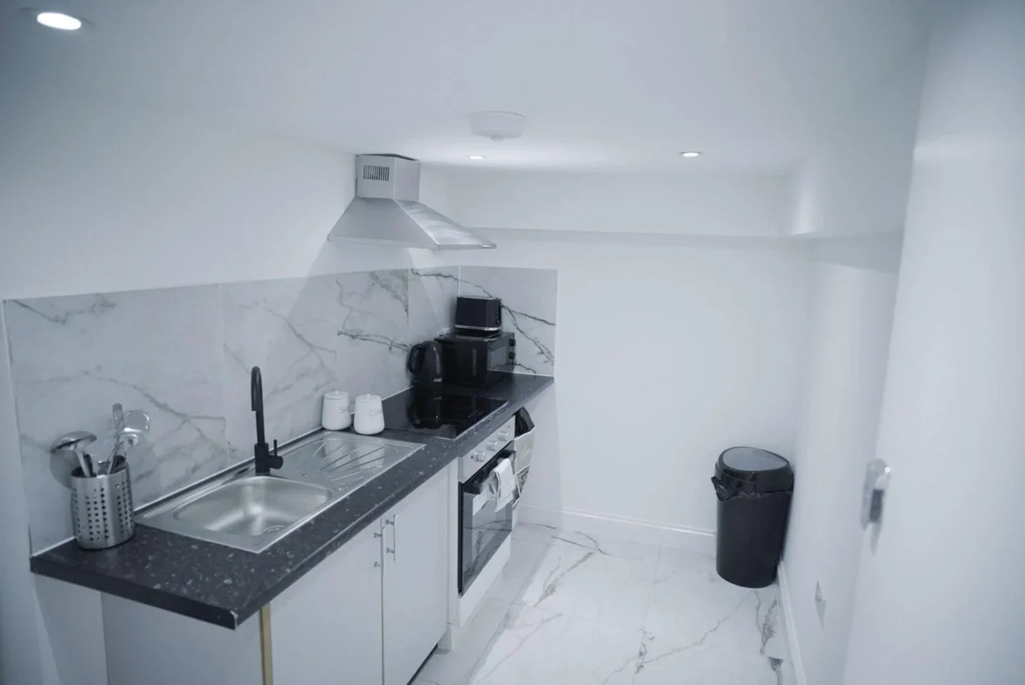 Flat Kingsland Road in Greater London