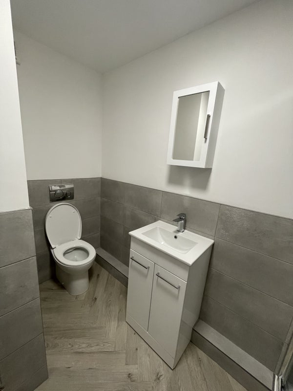 Room Kingfisher Drive in Metropolitan Borough of Solihull