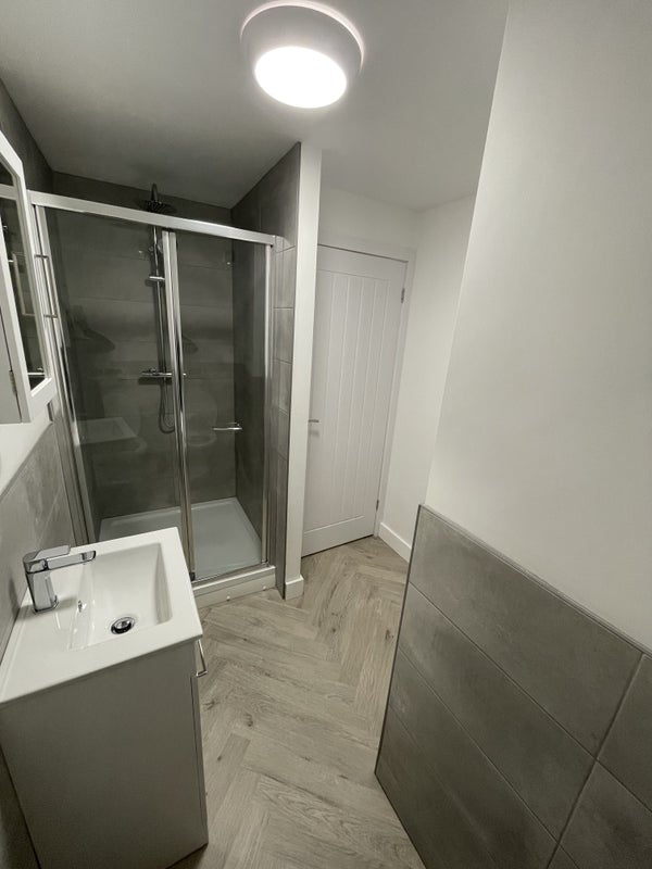 Room Kingfisher Drive in Metropolitan Borough of Solihull