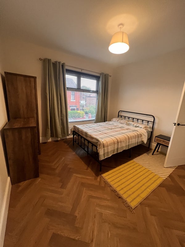 Room Holly Street in Tameside