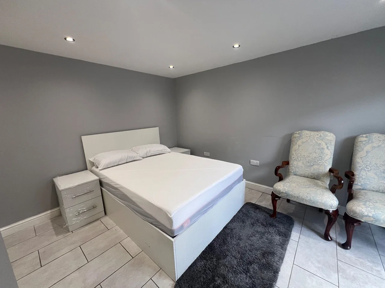 Room Humber Way in Slough