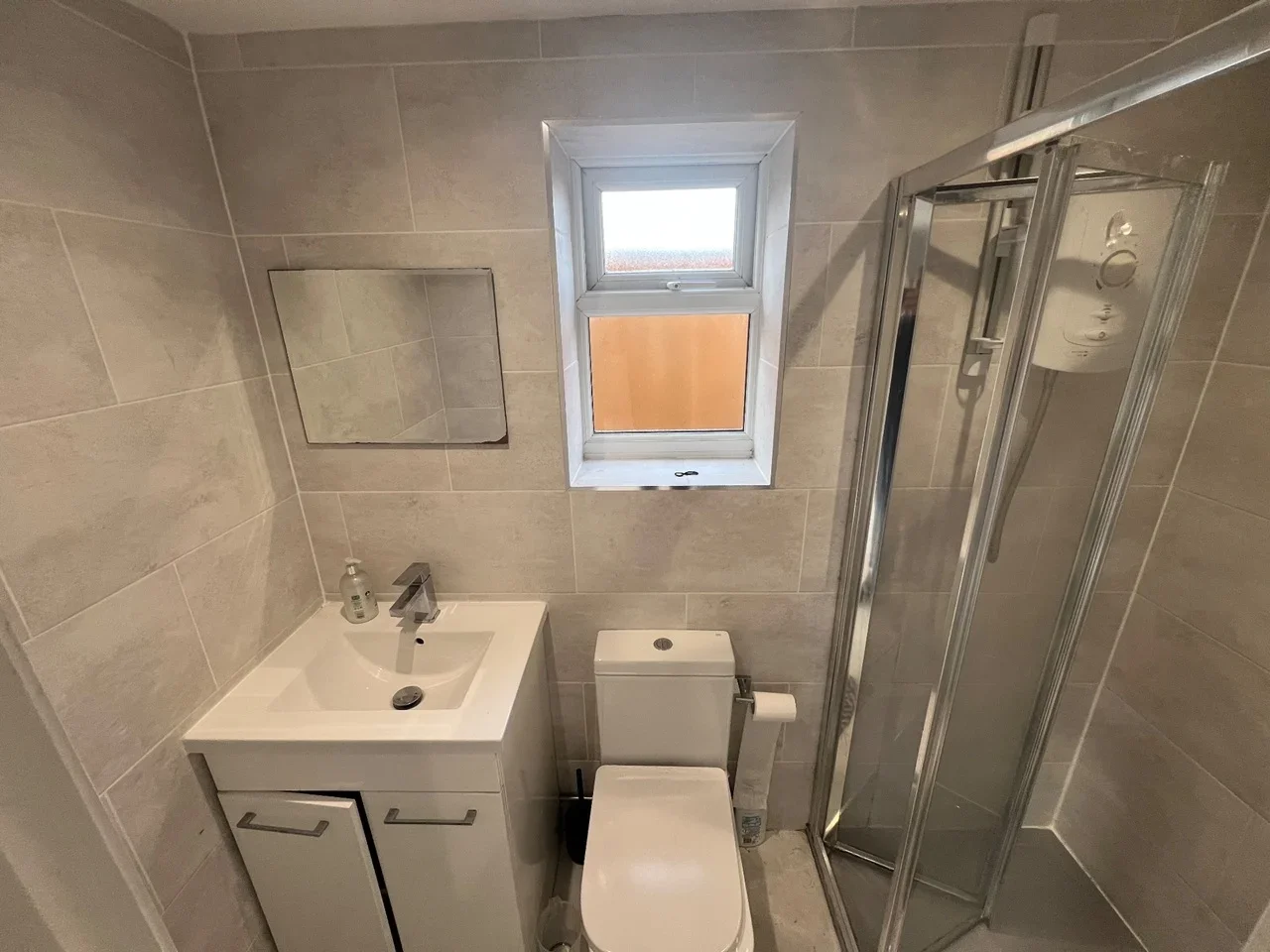 Room Humber Way in Slough
