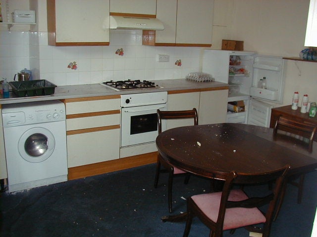 Flat Harold Avenue in Leeds
