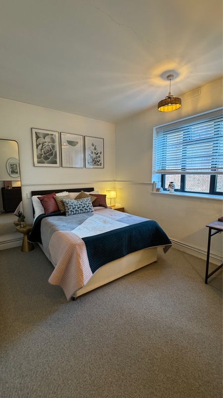 Room Davidson Gardens in Greater London