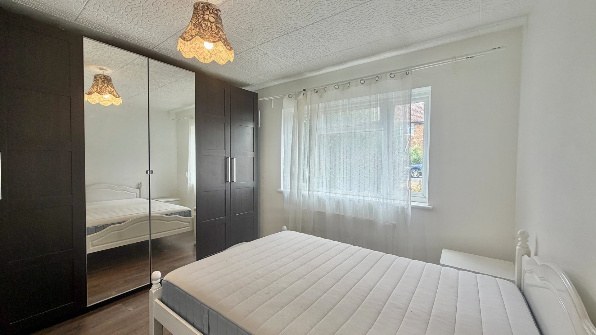 Flat Redcar Close in Greater London