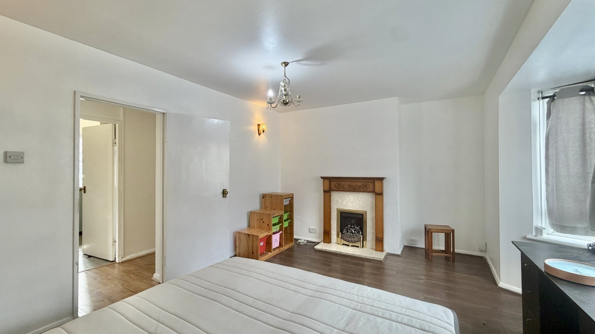 Flat Redcar Close in Greater London