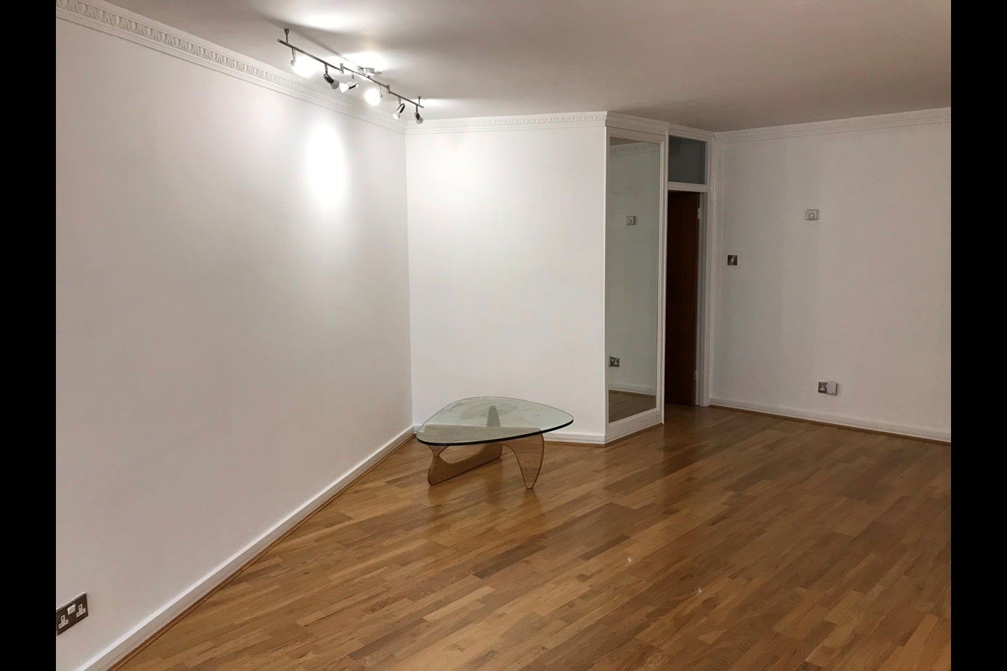 Flat Eternit Walk in Greater London