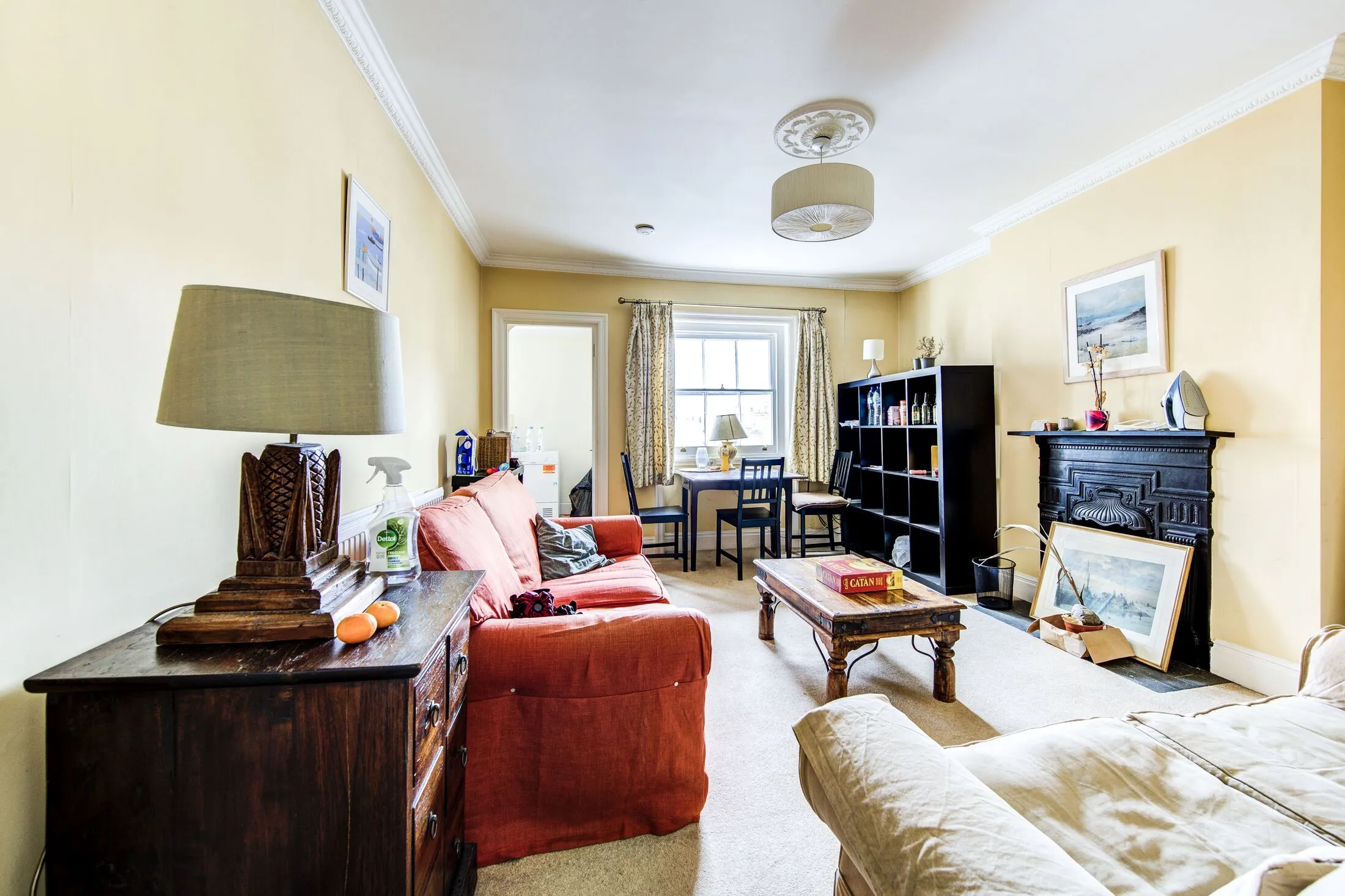 Flat Gloucester Road in Greater London