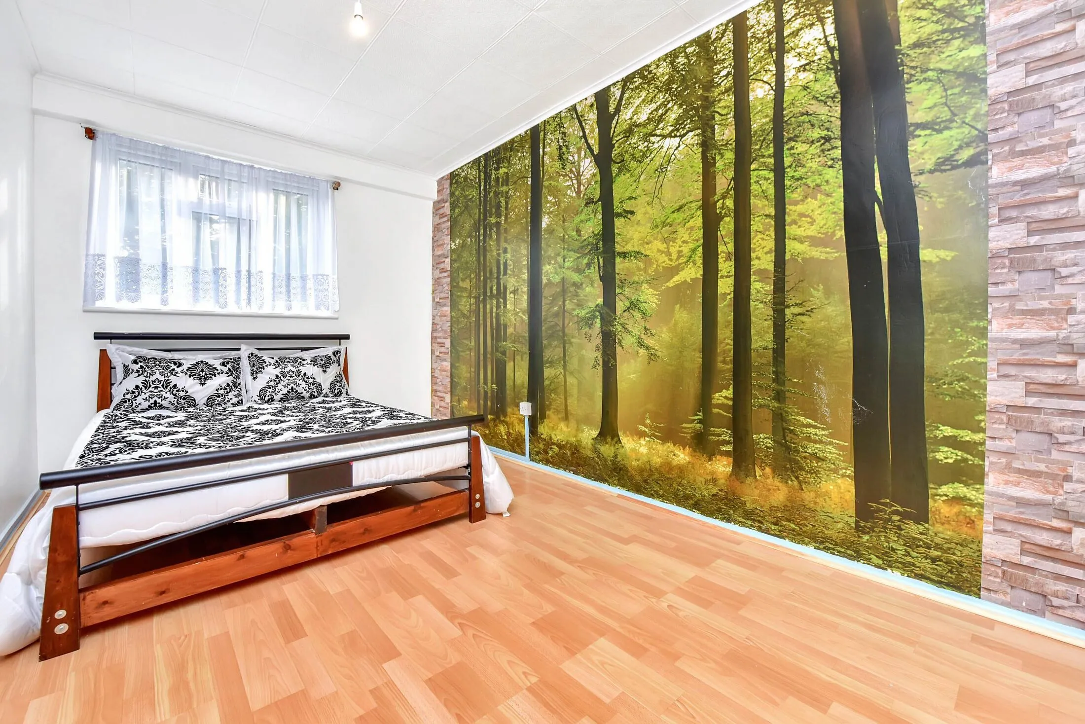 Flat Sellincourt Road in Greater London