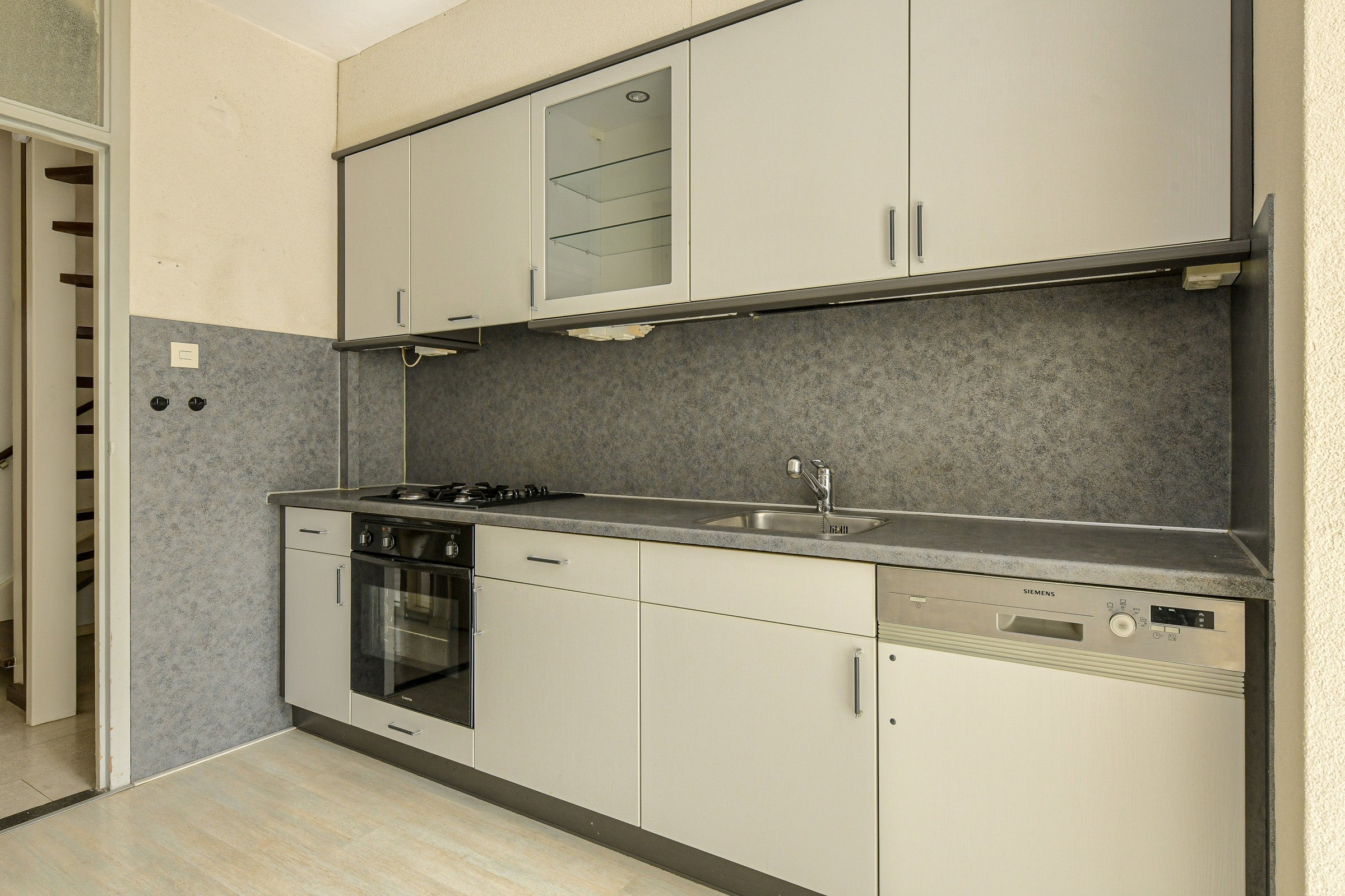 Tussenwoning te koop: Meent 297, Breda