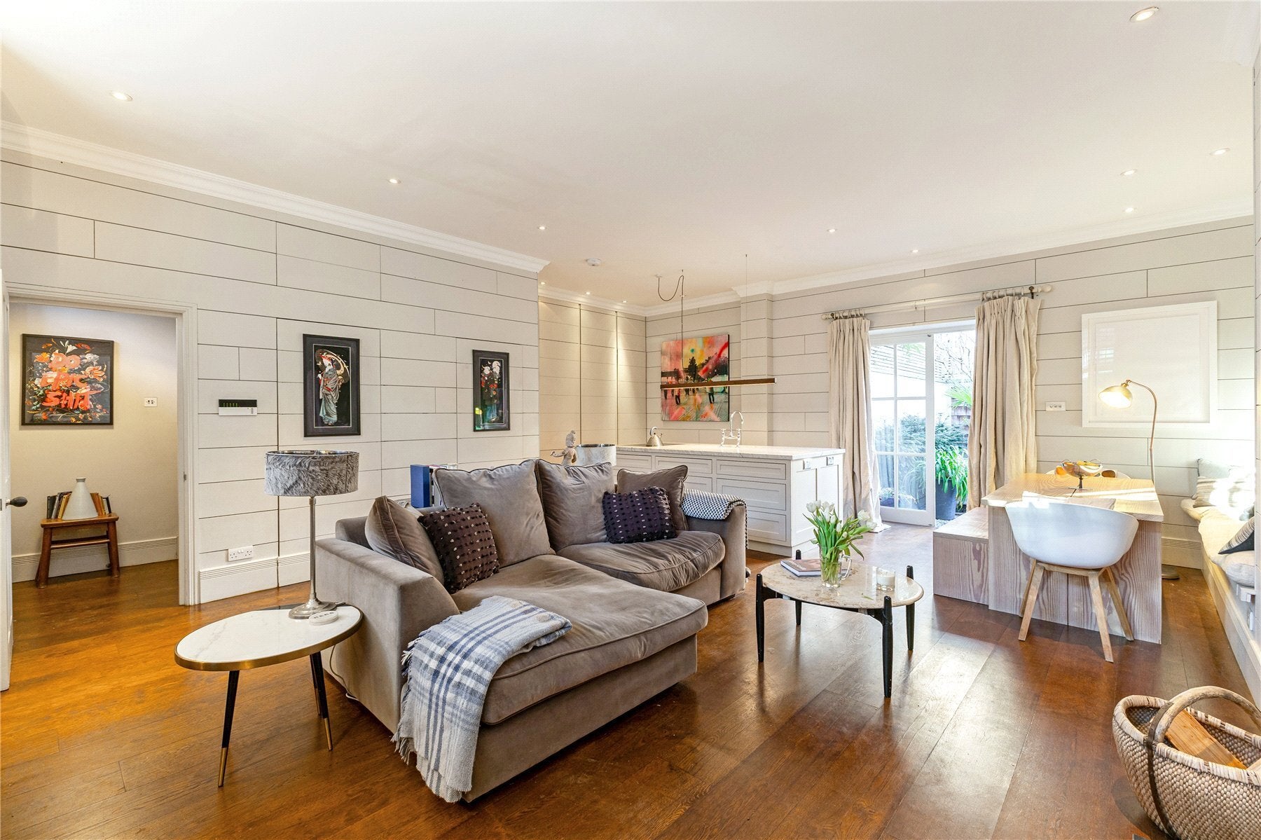 House Kersley Mews in Greater London