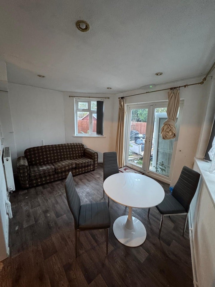 Room Broom Hall Crescent in Birmingham