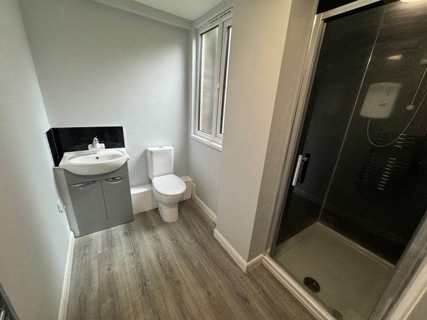 Flat Feltham Road in Borough of Spelthorne