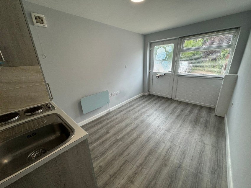Flat Feltham Road in Borough of Spelthorne