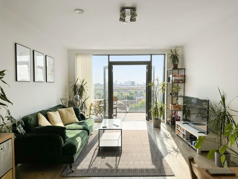 Room Beechwood Road in Greater London