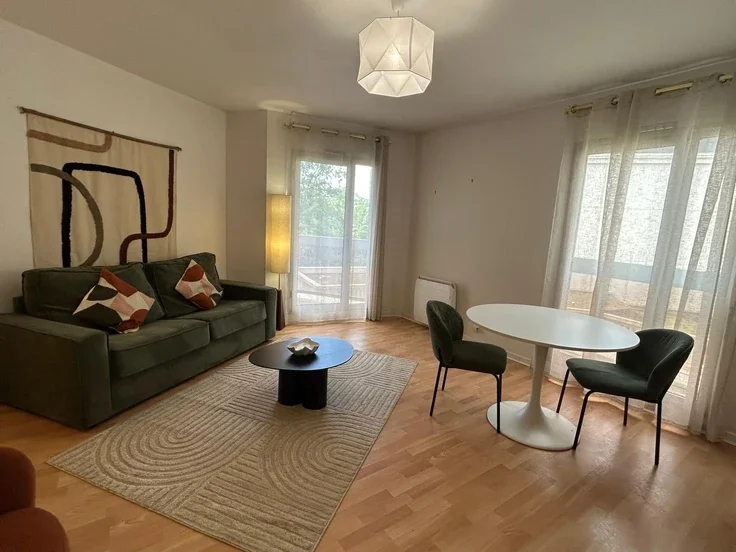 Flat Impasse du Donjon in Rueil-Malmaison