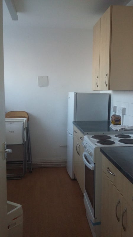 Room Barclay Close in Greater London