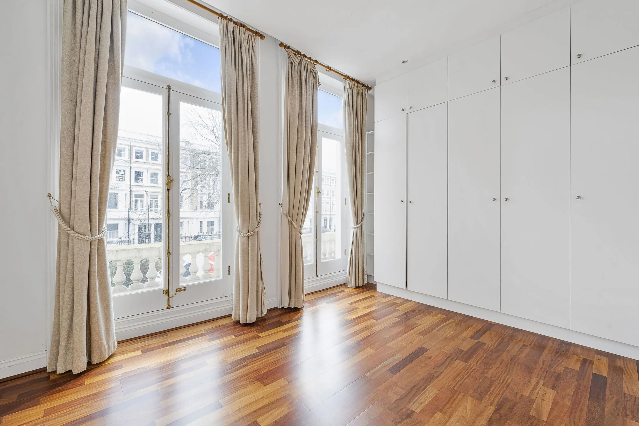 Flat Comeragh Road in Greater London